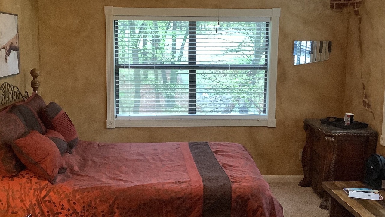 Photo of Bedroom in Grove