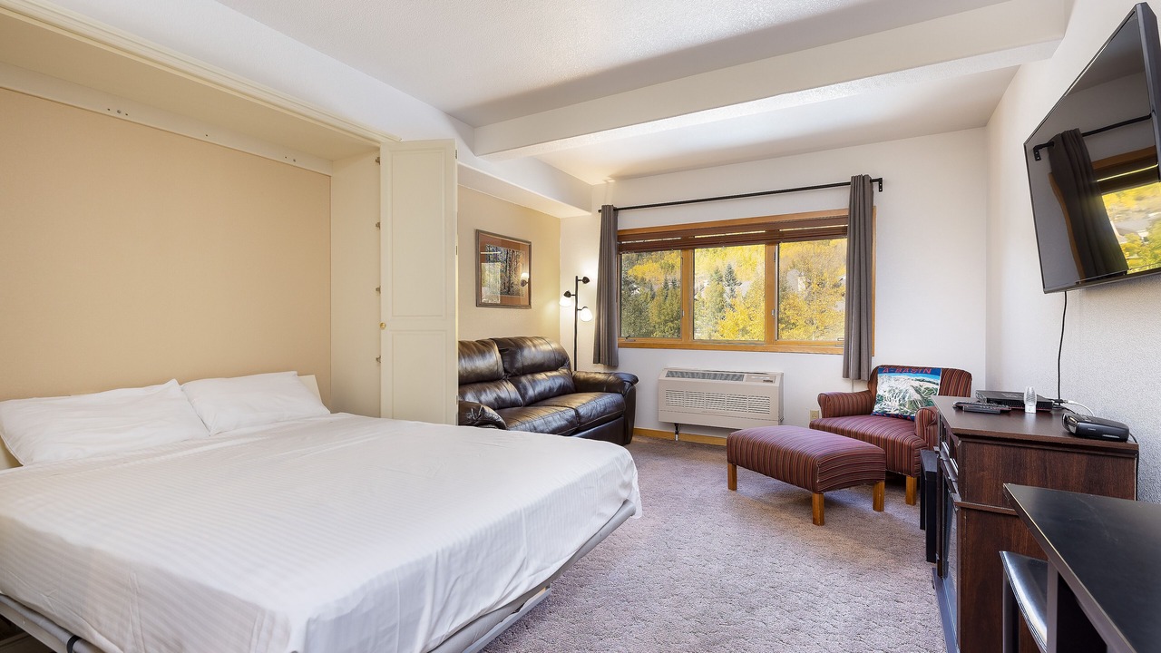 Photo of Bedroom in Mountain House