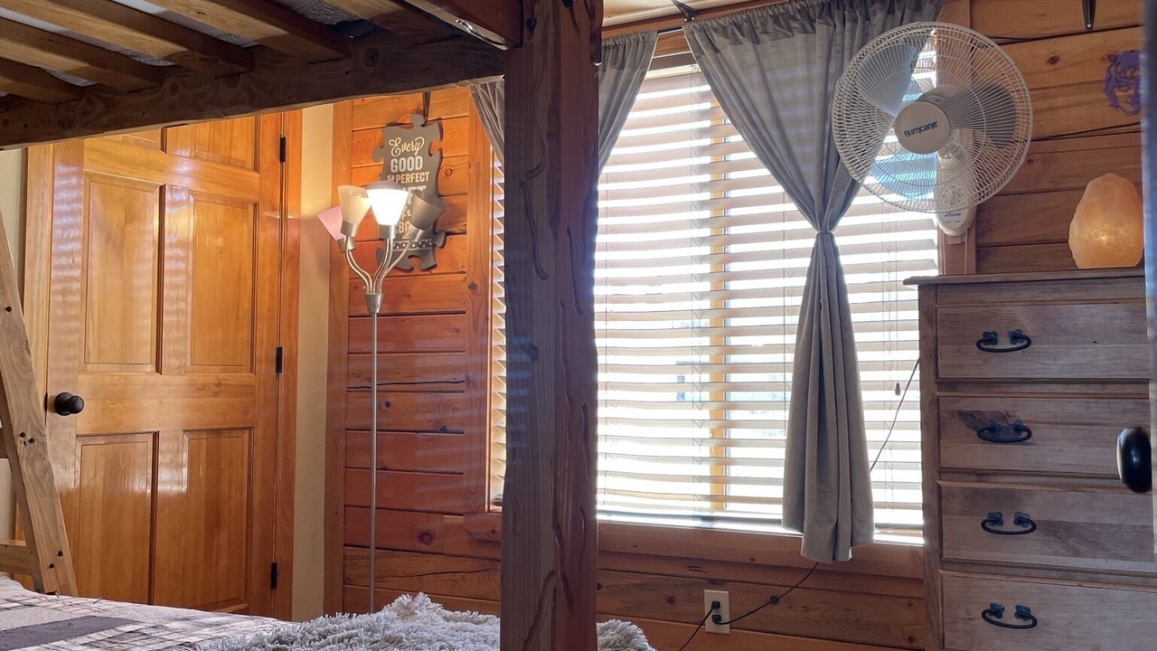 Photo of Bedroom in Indian Mountain