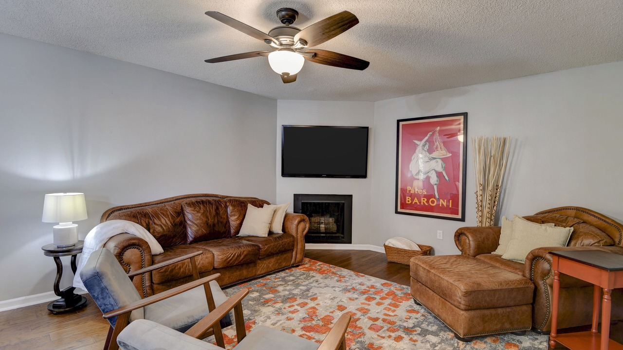 Photo of Livingroom in Merriam