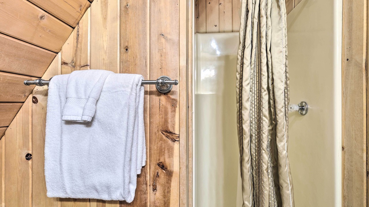 Photo of Bathroom in Red River