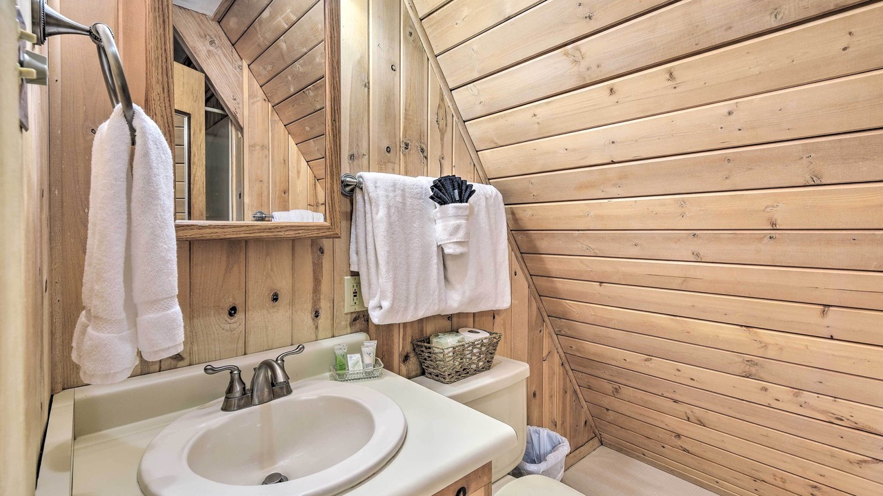 Photo of Bathroom in Red River