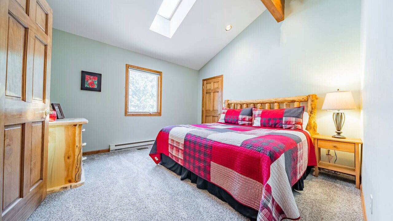 Photo of Bedroom in Aspen Brook