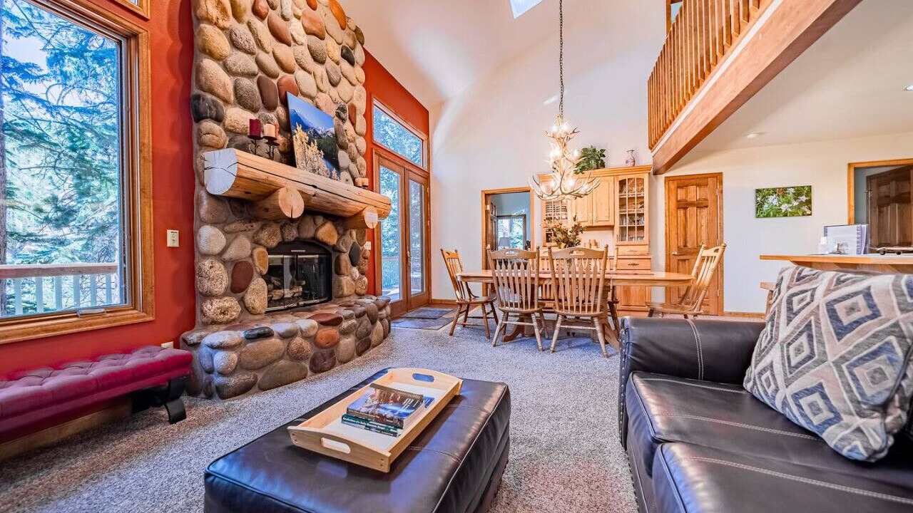 Photo of Livingroom in Aspen Brook
