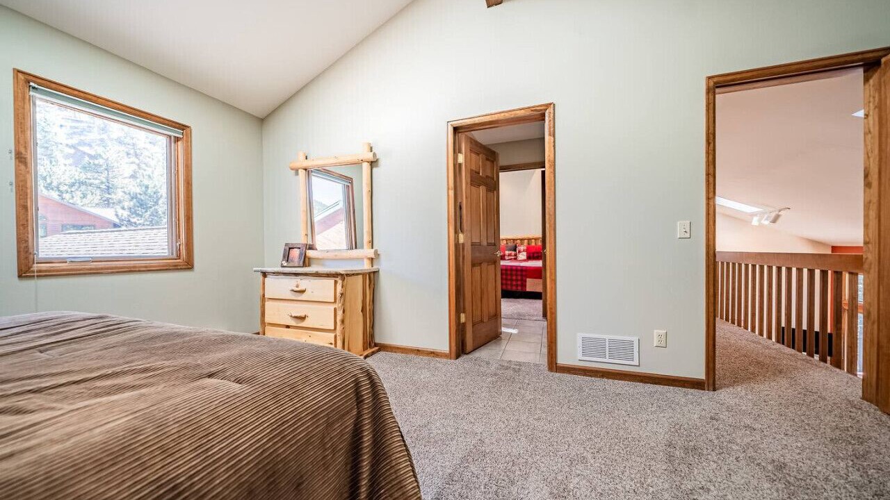 Photo of Bedroom in Aspen Brook