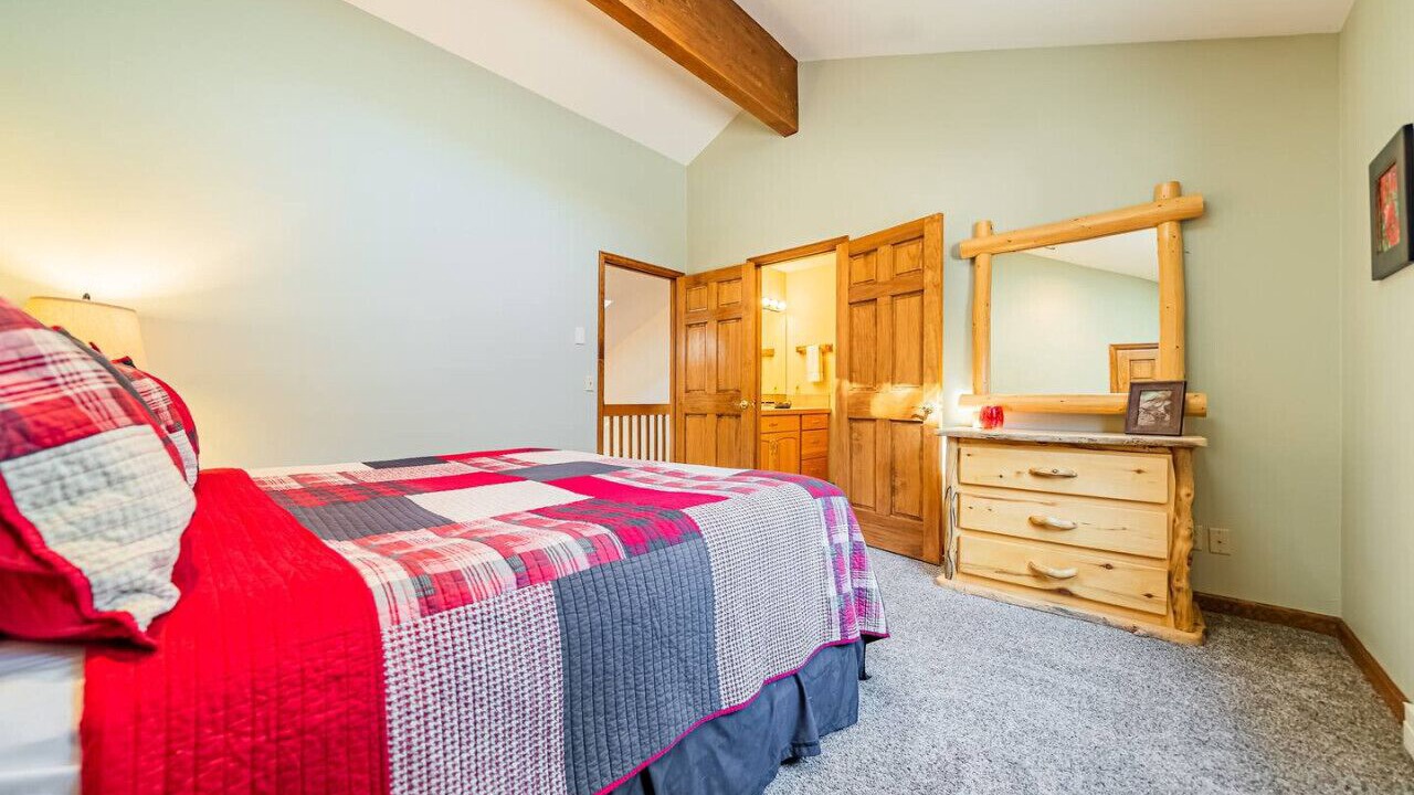Photo of Bedroom in Aspen Brook
