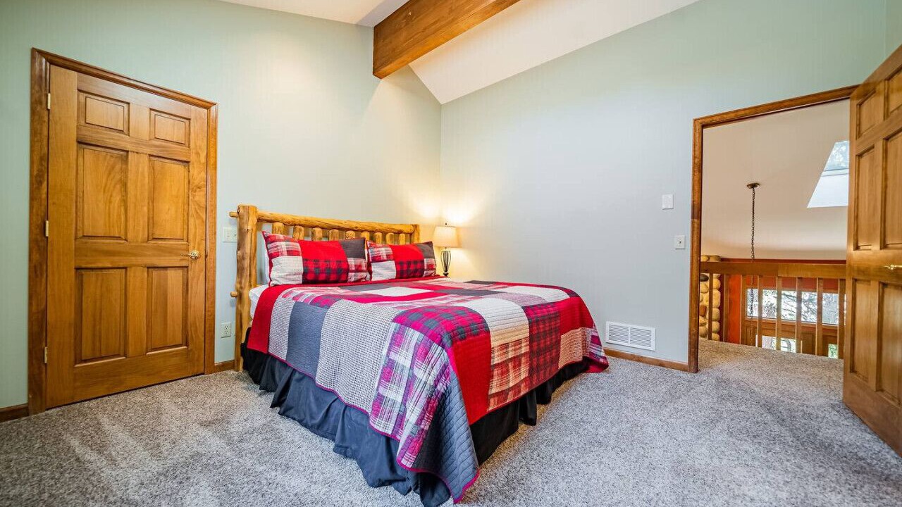 Photo of Bedroom in Aspen Brook