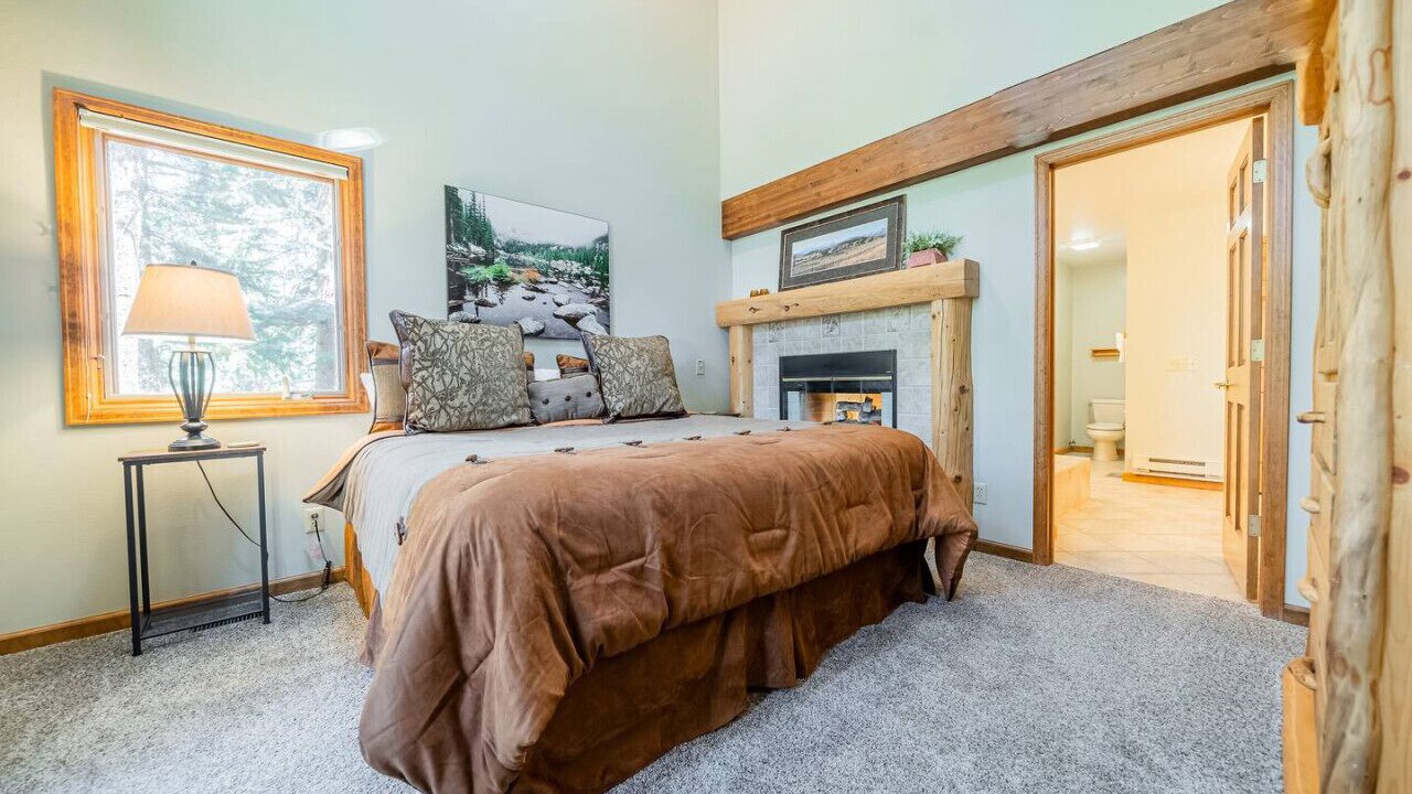 Photo of Bedroom in Aspen Brook