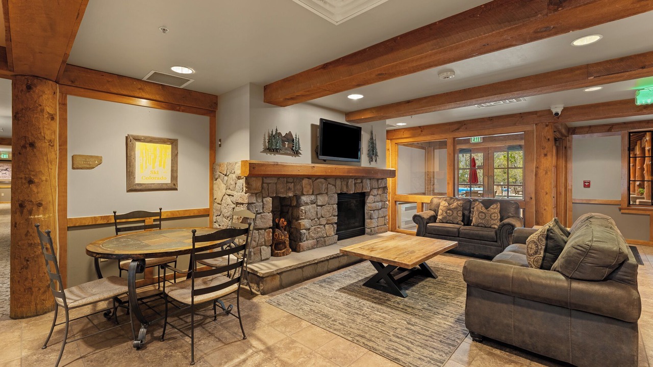 Photo of Livingroom in River Run