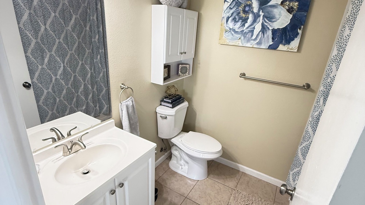 Photo of Bathroom in Palisade