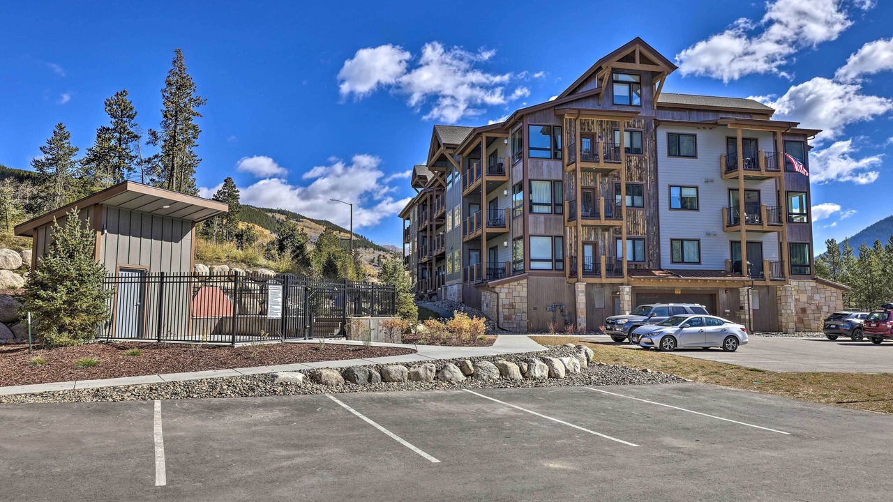 Photo of Outdoor in Lakeside Village