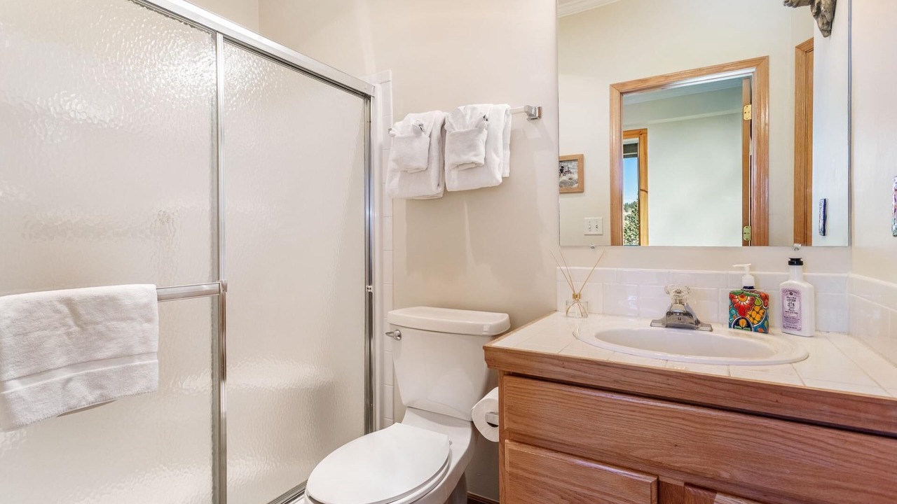Photo of Bathroom in Summit Cove