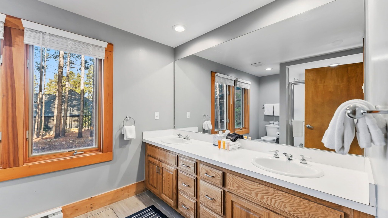 Photo of Bathroom in Warrior's Mark West