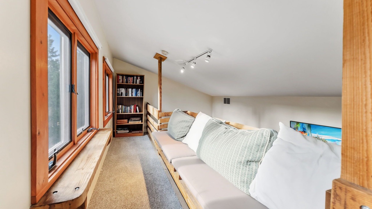 Photo of Bedroom in Warrior's Mark West