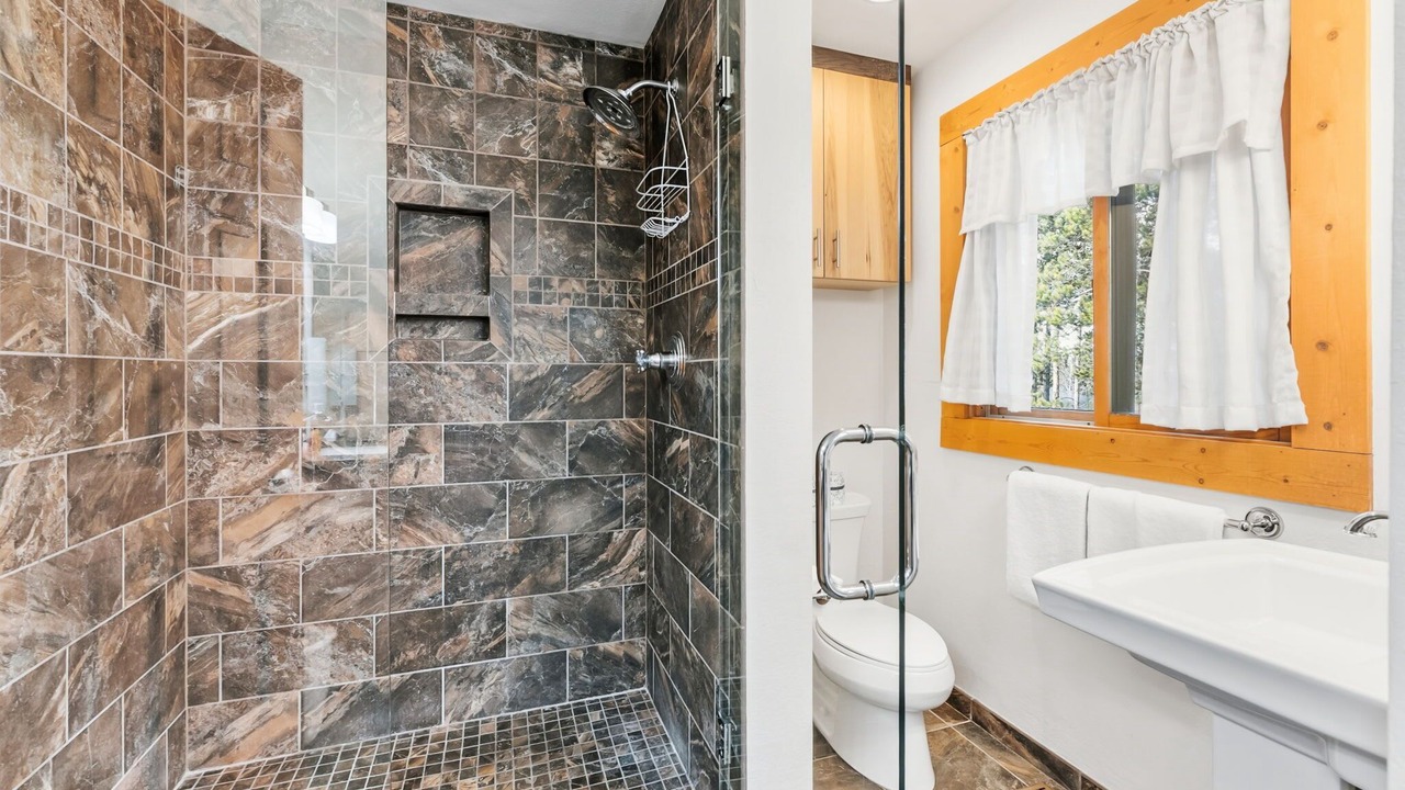 Photo of Bathroom in Warrior's Mark West