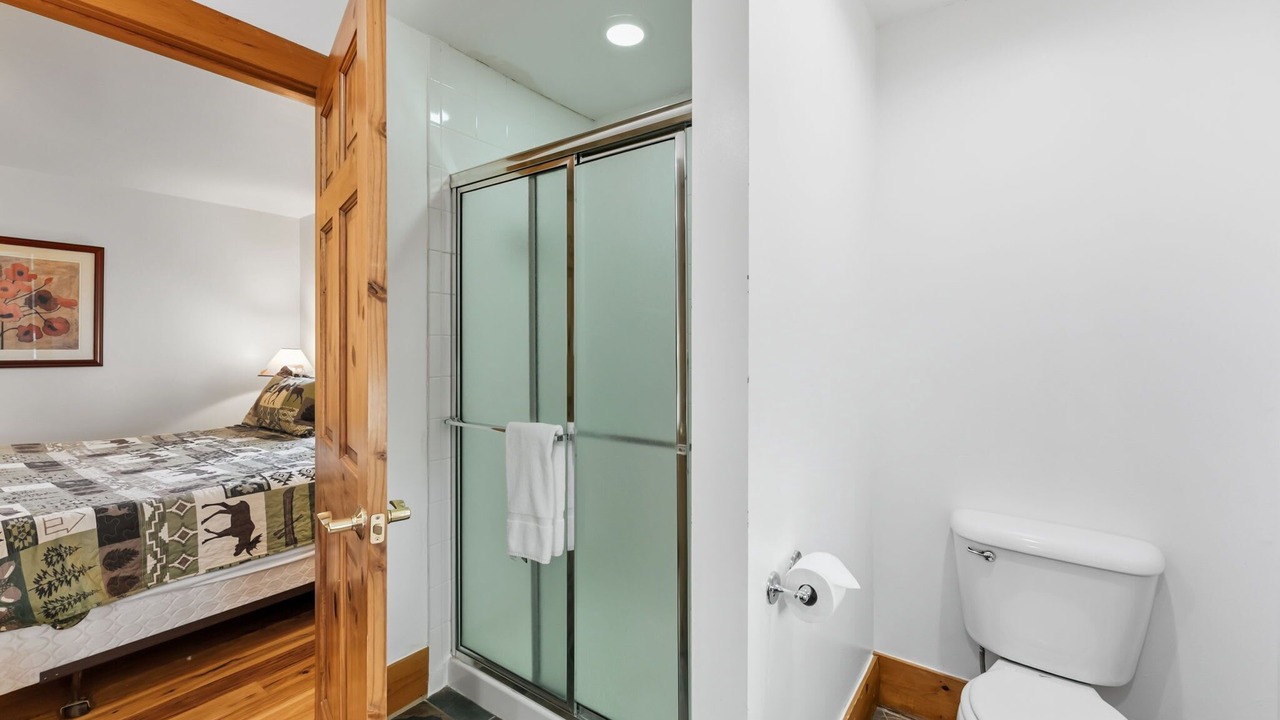 Photo of Bathroom in Warrior's Mark West