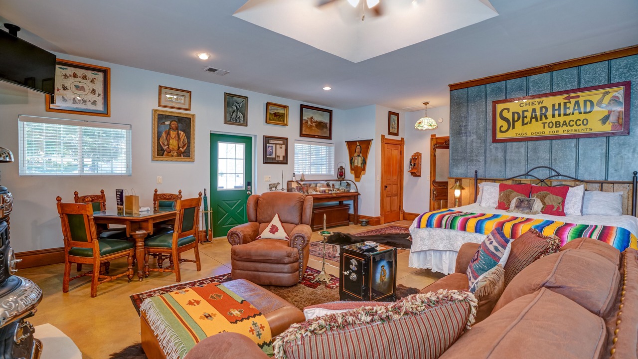 Photo of Livingroom in Cottonwood Falls