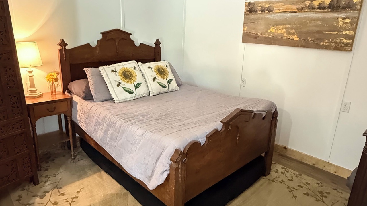 Photo of Bedroom in Lamont