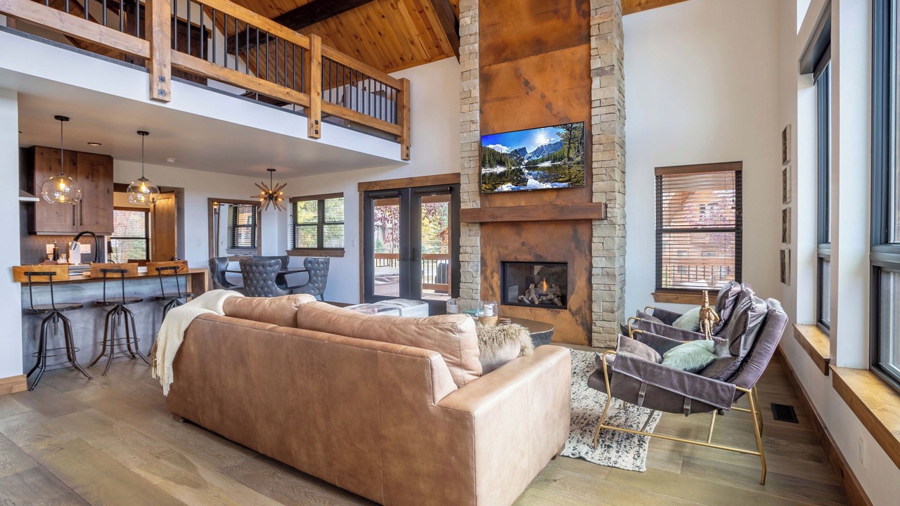 Photo of Livingroom in Estes Park