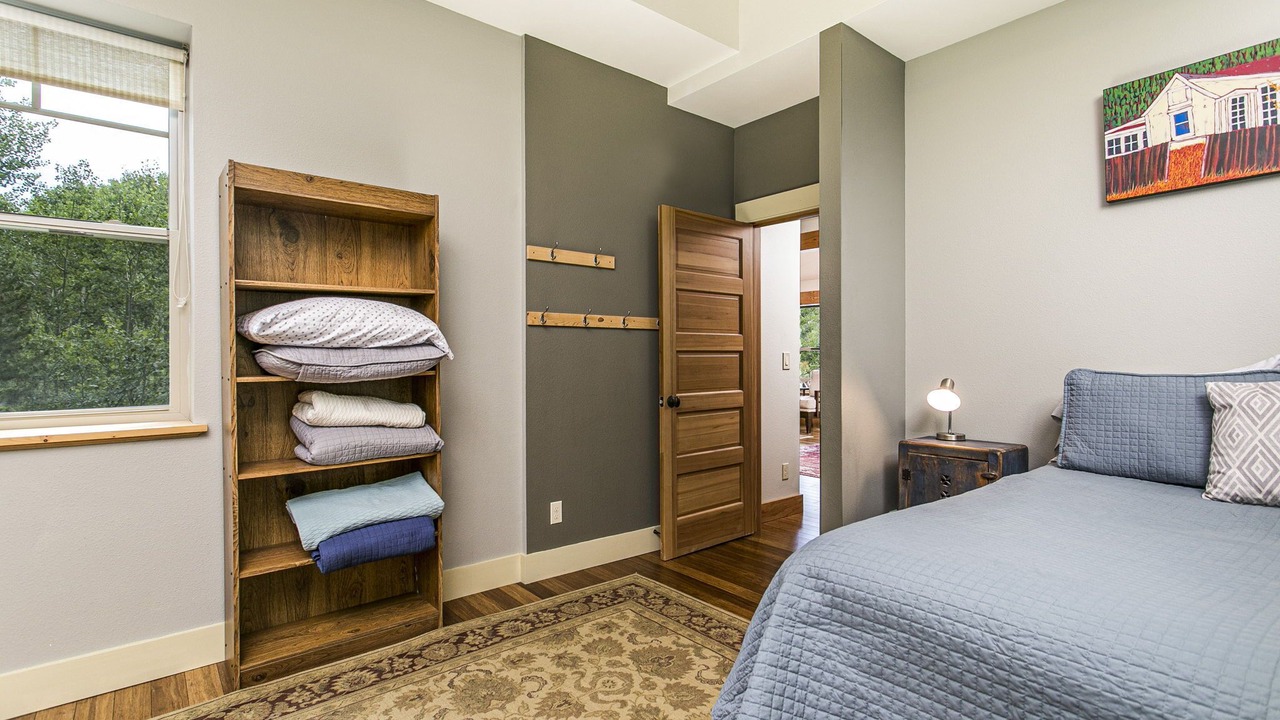 Photo of Bedroom in Black Hawk