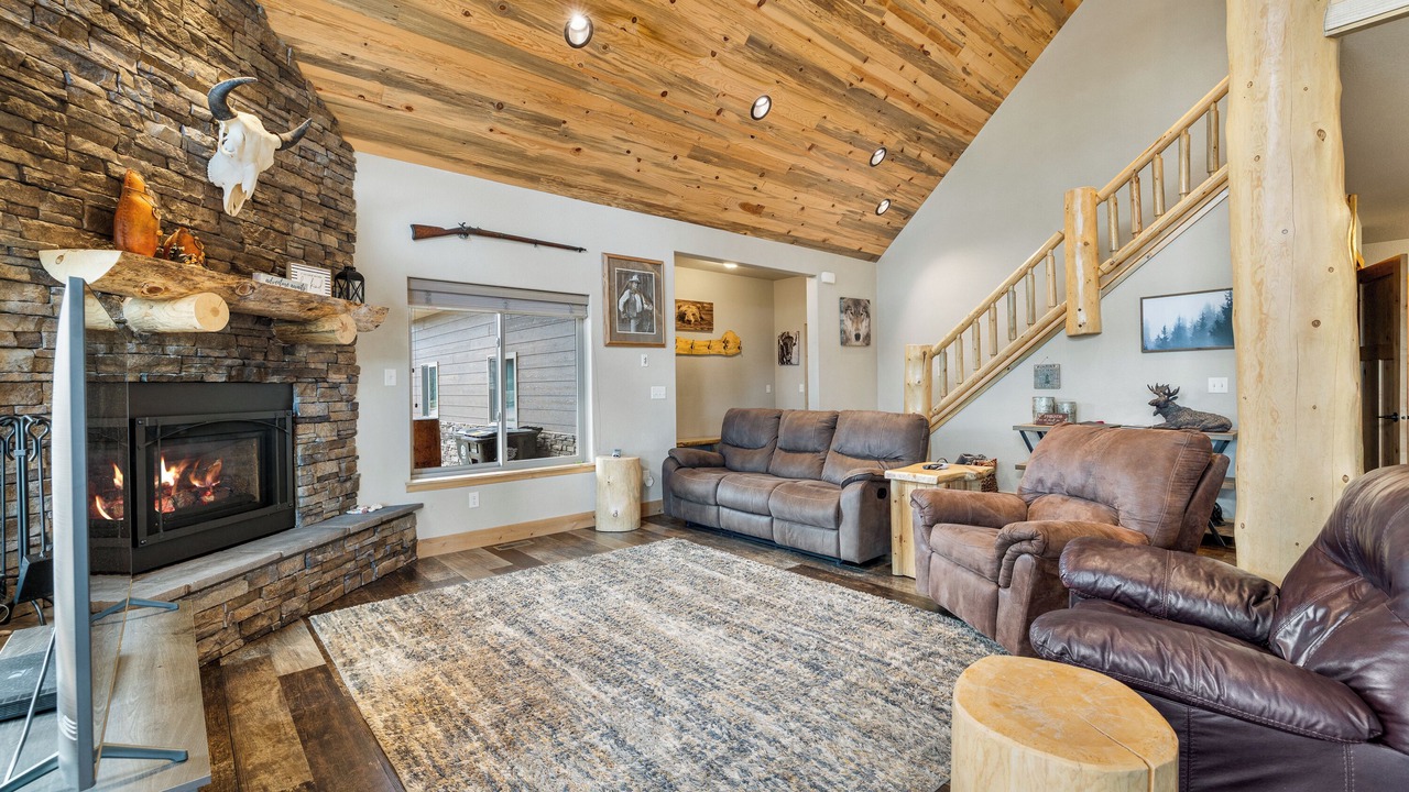Photo of Livingroom in Deadwood