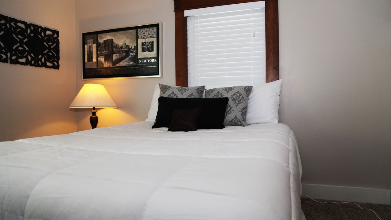 Photo of Bedroom in Cottonwood Falls