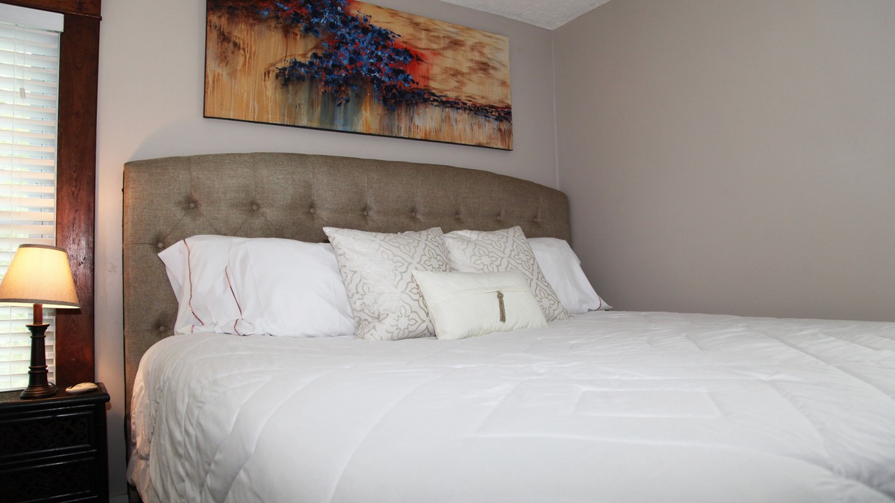 Photo of Bedroom in Cottonwood Falls