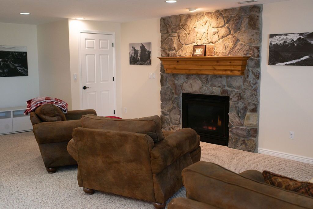 Photo of Livingroom in Draper