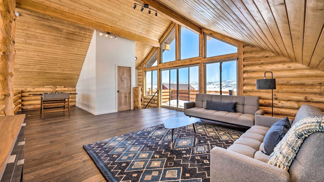 Photo of Livingroom in Highland Estates