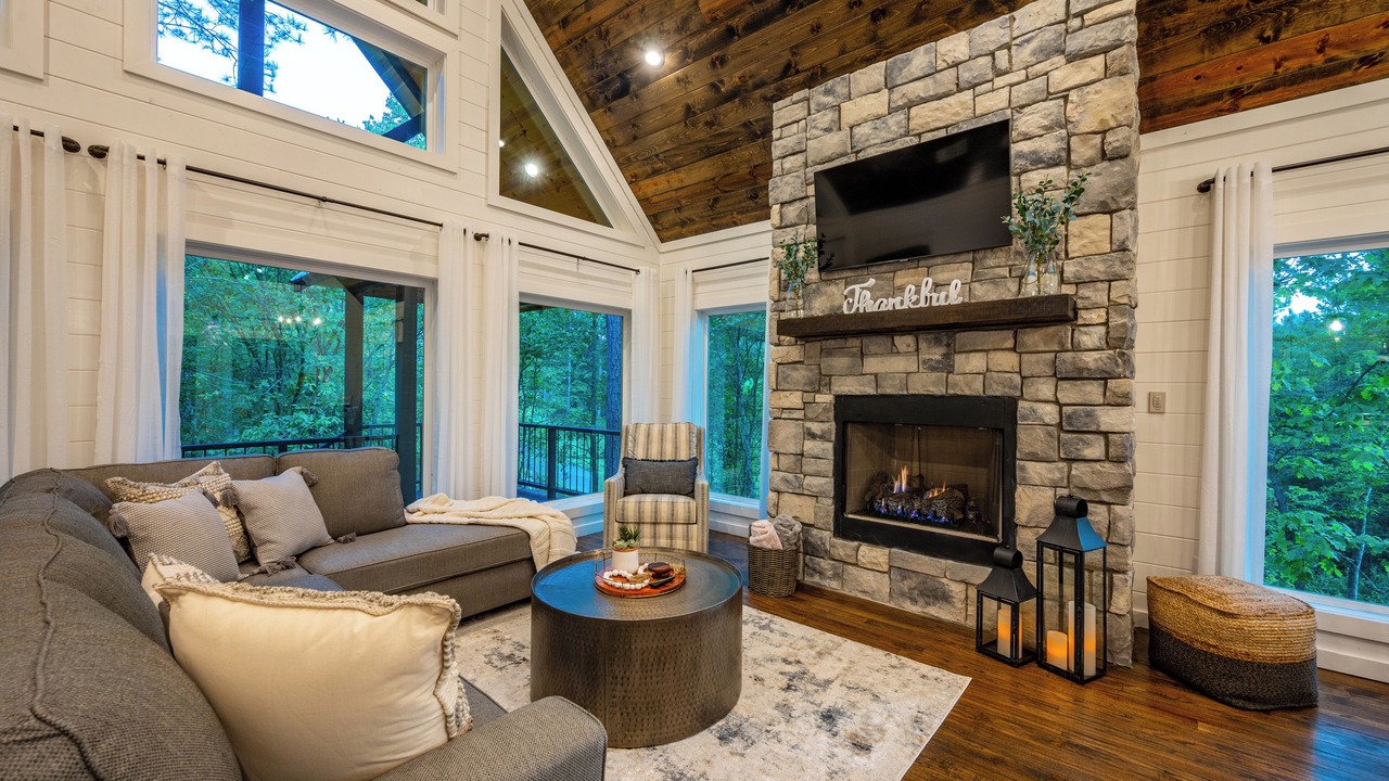 Photo of Livingroom in Broken Bow