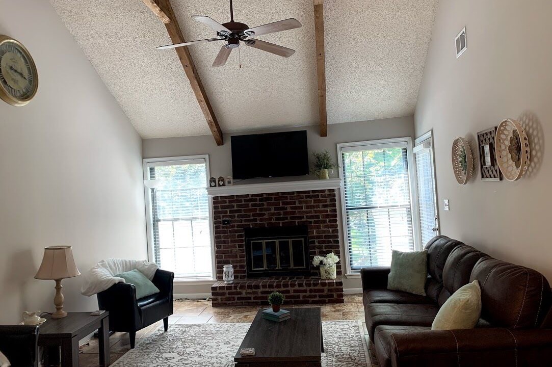 Photo of Livingroom in Shawnee