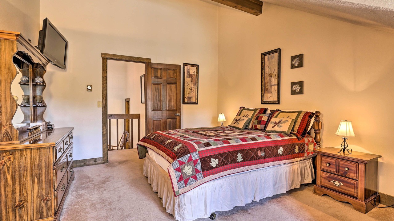 Photo of Bedroom in Summit Cove