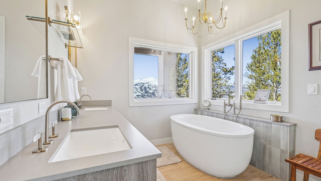 Photo of Bathroom in Baldy Mountain