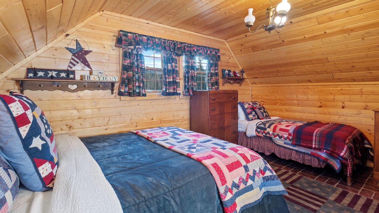 Photo of Bedroom in Red River