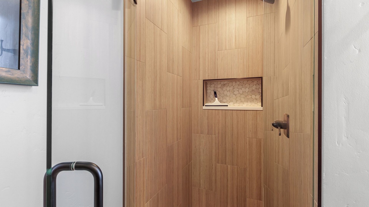 Photo of Bathroom in Peak 9