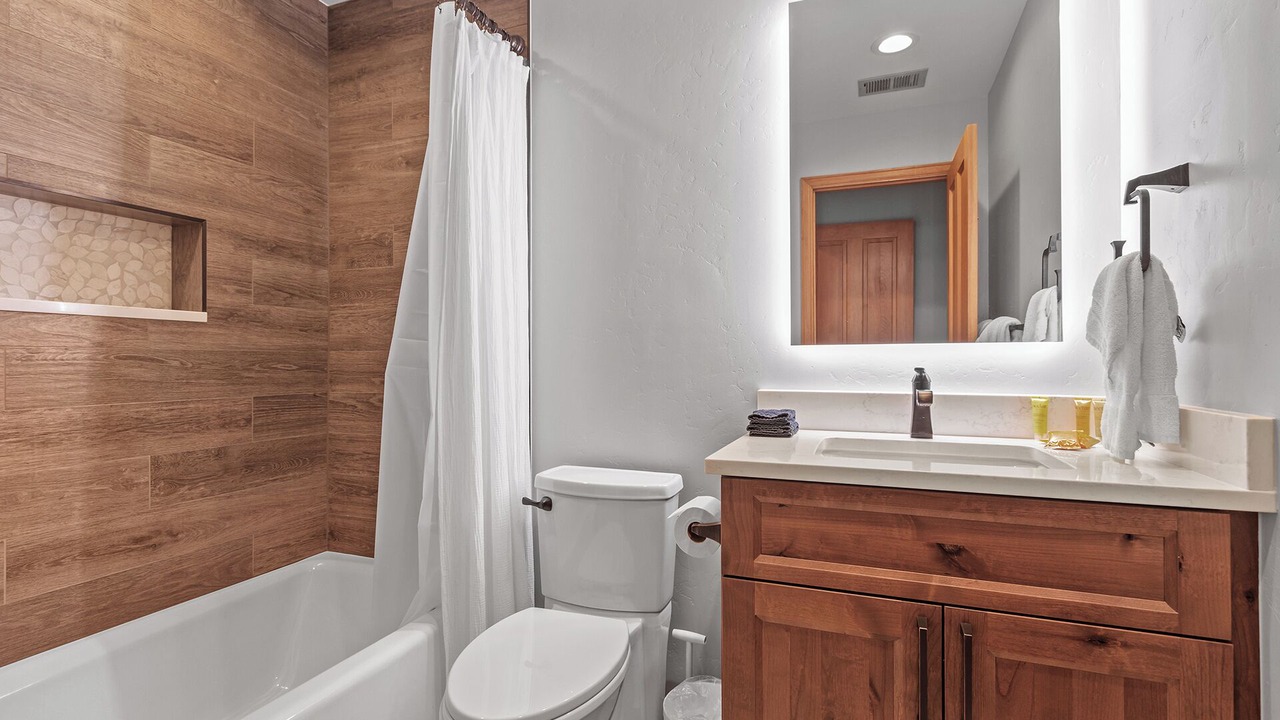 Photo of Bathroom in Peak 9