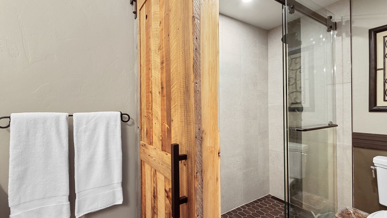 Photo of Bathroom in Peak 9