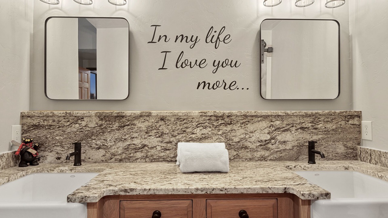Photo of Bathroom in Peak 9