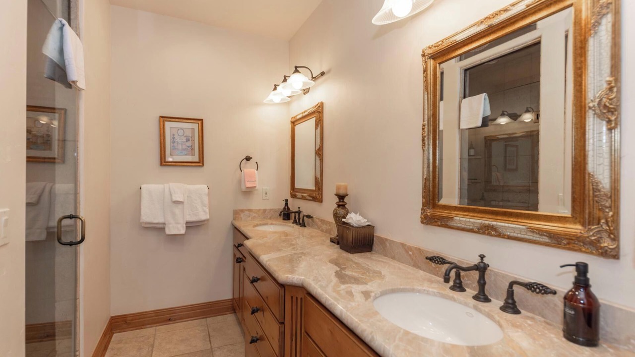 Photo of Bathroom in Warrior's Mark West