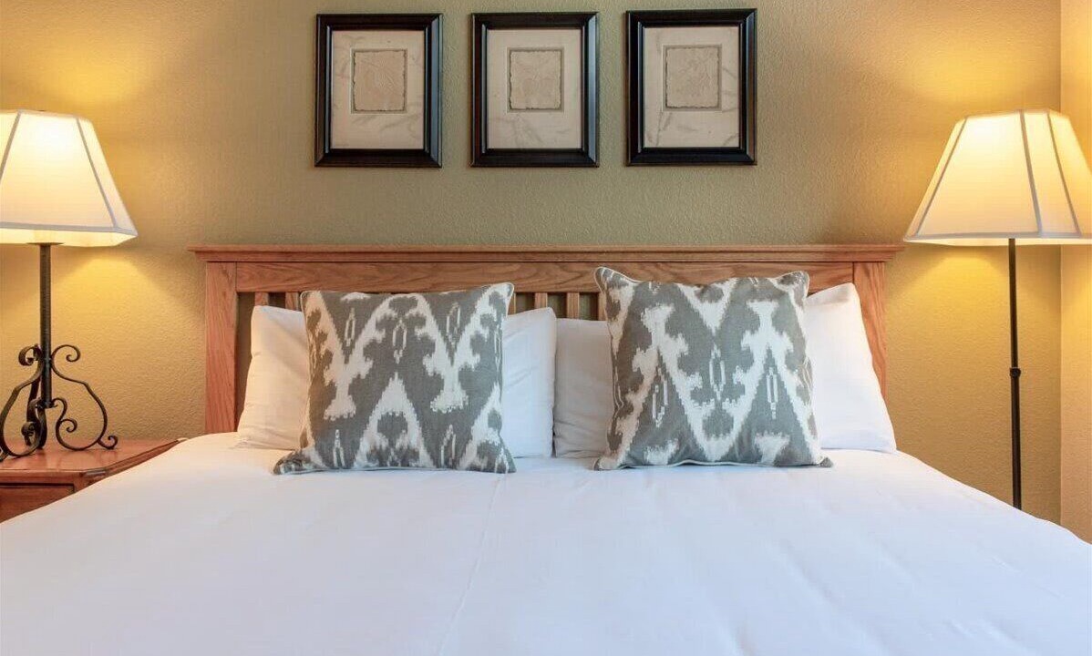 Photo of Bedroom in Lakeside Village