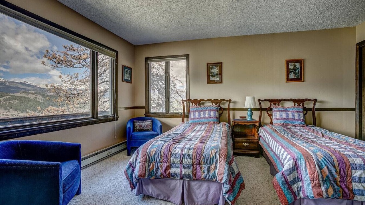 Photo of Bedroom in Windcliff Estates