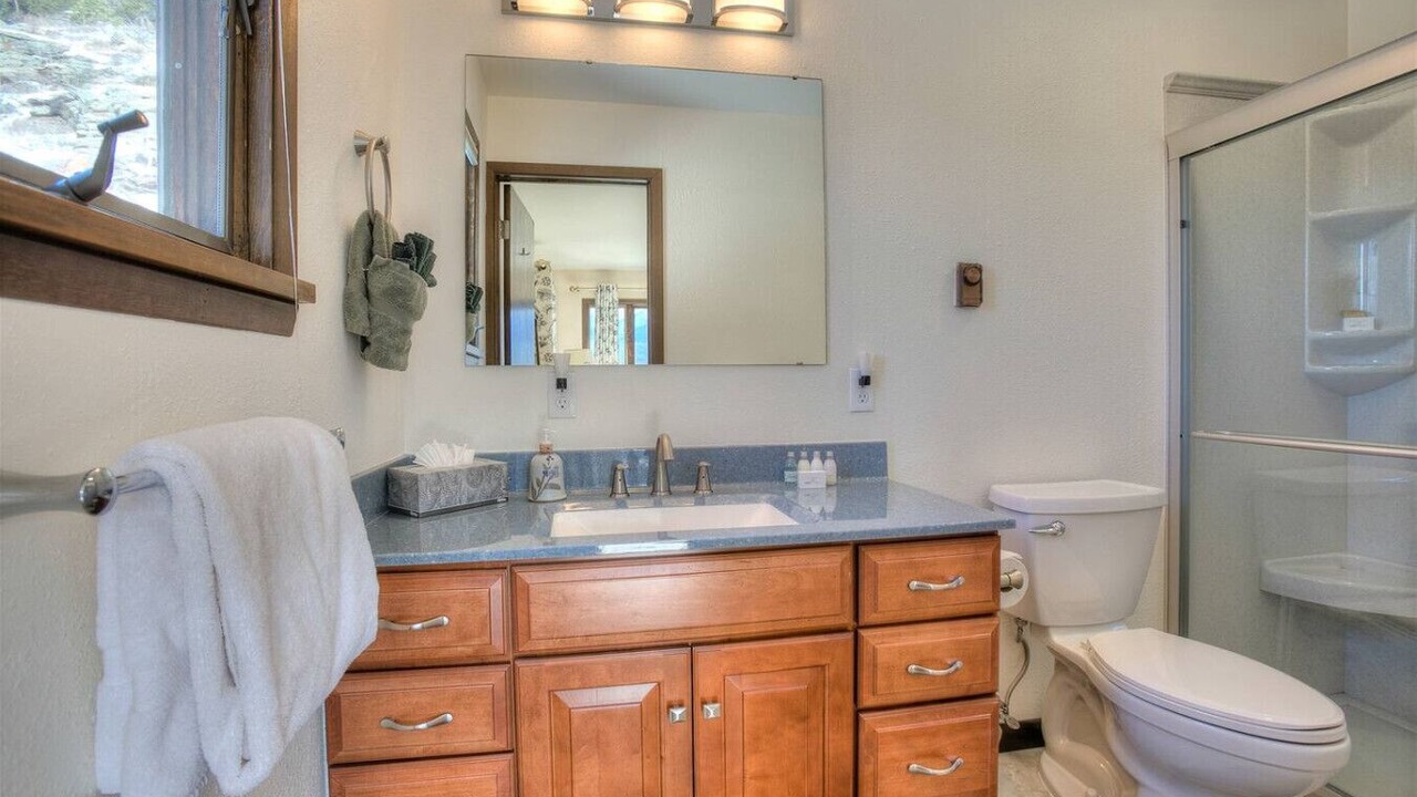 Photo of Bathroom in Windcliff Estates