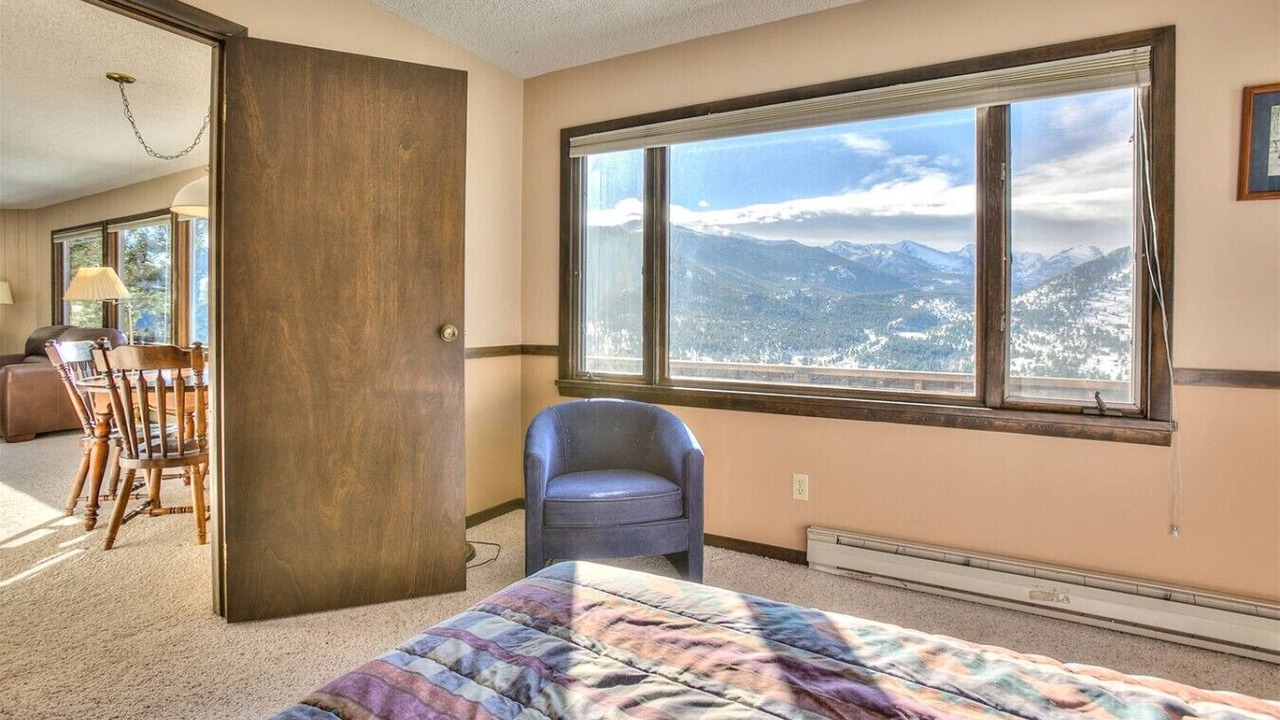 Photo of Bedroom in Windcliff Estates