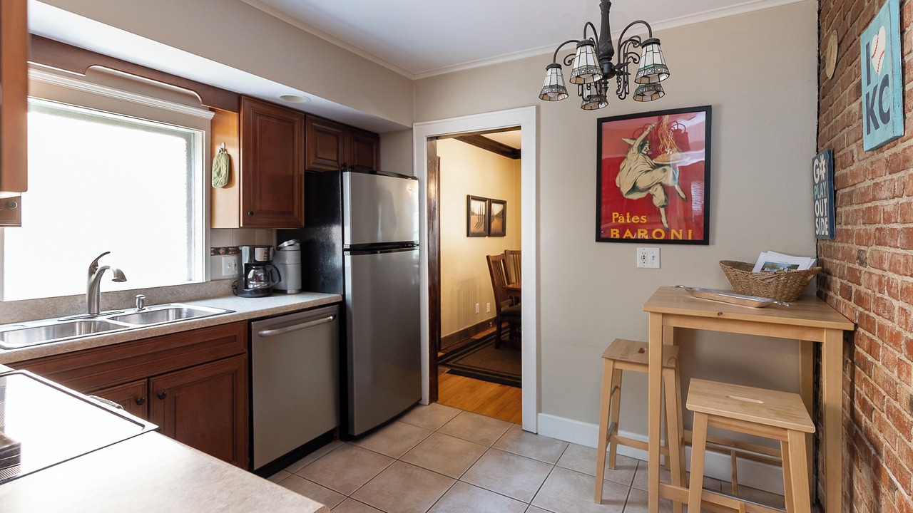 Photo of Kitchen in West Plaza