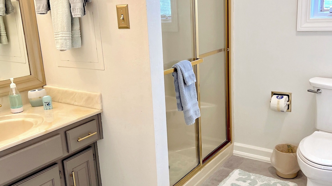 Photo of Bathroom in Pauline
