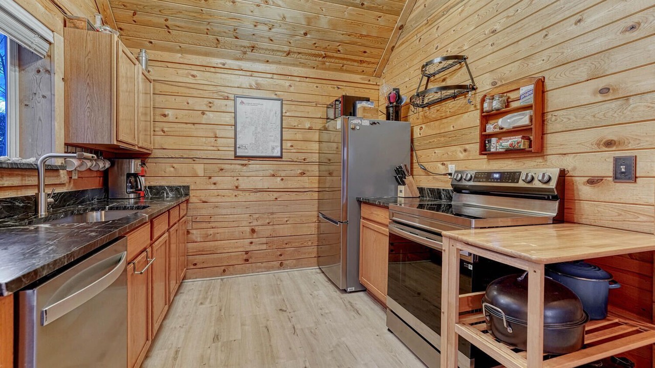 Photo of Kitchen in Indian Mountain