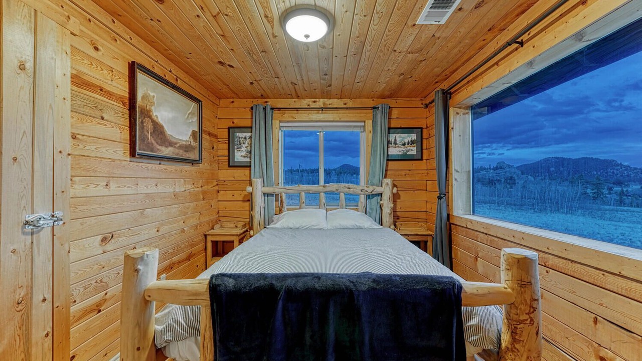 Photo of Bedroom in Indian Mountain