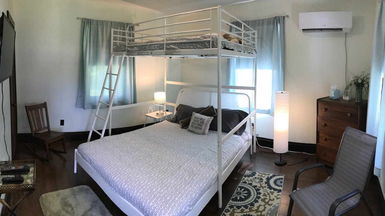 Photo of Bedroom in Lindsborg