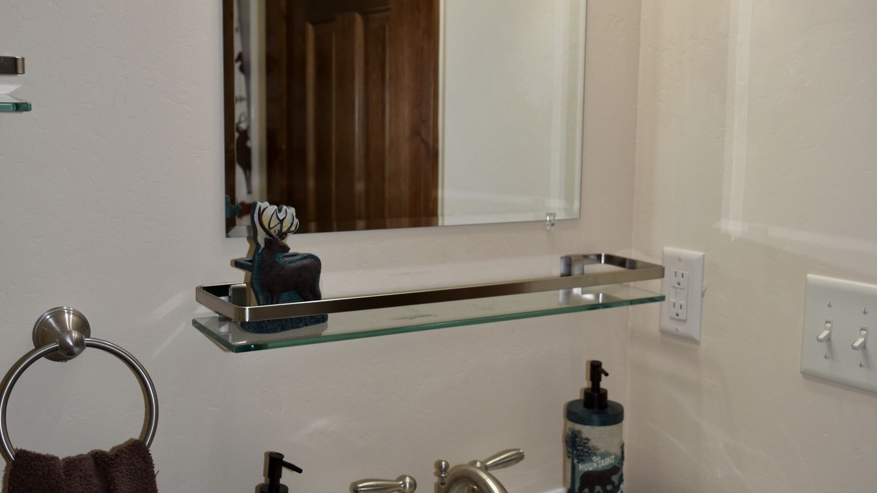 Photo of Bathroom in Gardiner