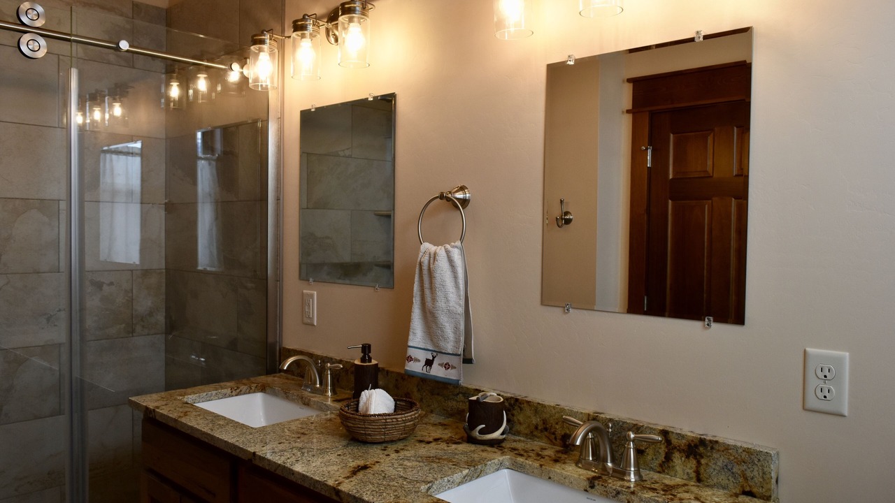 Photo of Bathroom in Gardiner